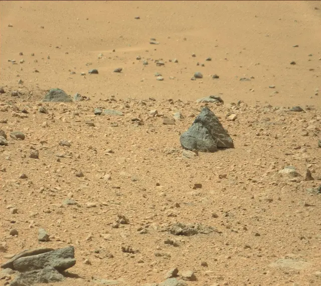 Sol 338: Mast Camera (Mastcam)