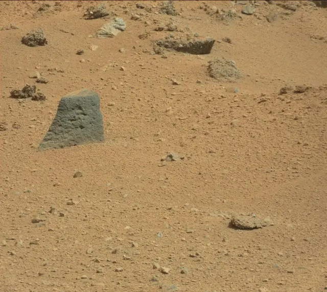 Sol 365: Mast Camera (Mastcam)