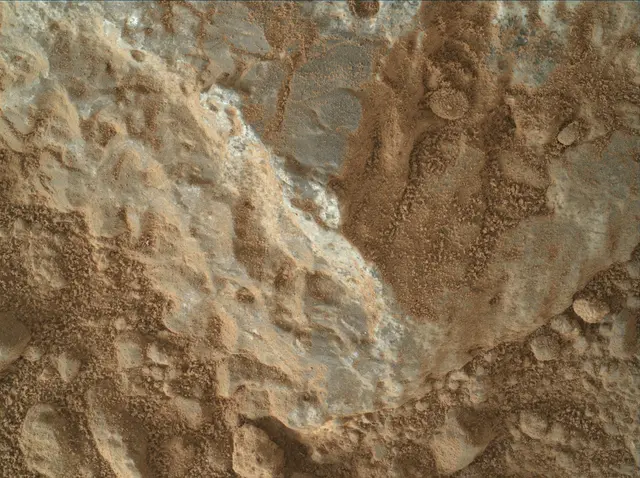 Sol 387: Mars Hand Lens Imager (MAHLI)