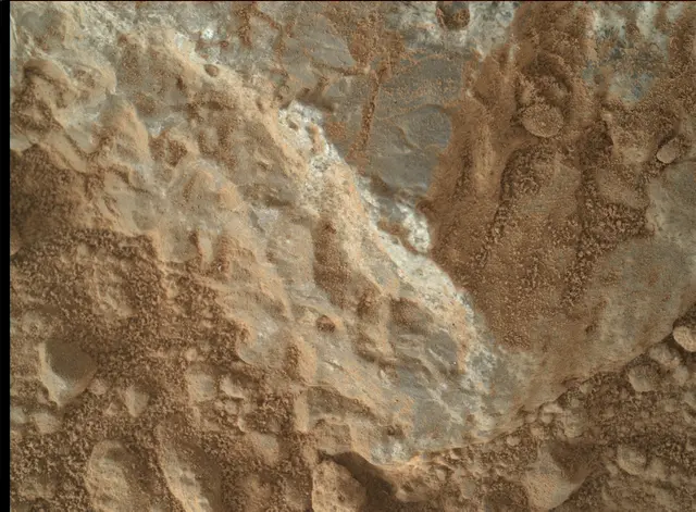 Sol 387: Mars Hand Lens Imager (MAHLI)