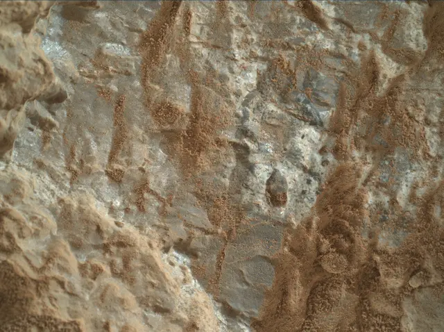 Sol 387: Mars Hand Lens Imager (MAHLI)