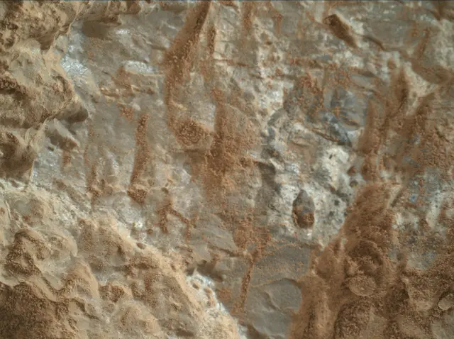 Sol 387: Mars Hand Lens Imager (MAHLI)