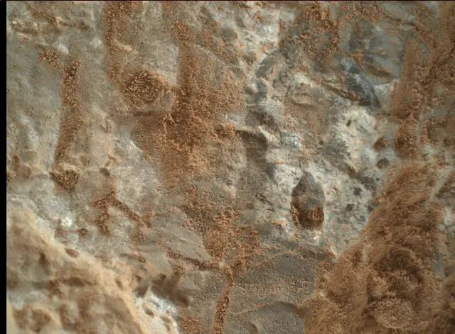 Sol 387: Mars Hand Lens Imager (MAHLI)