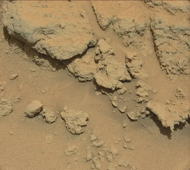 Sol 392: Mast Camera (Mastcam)