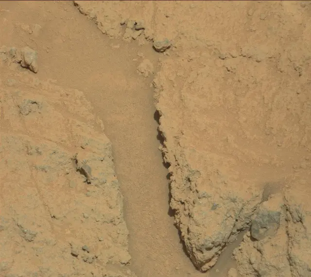 Sol 392: Mast Camera (Mastcam)