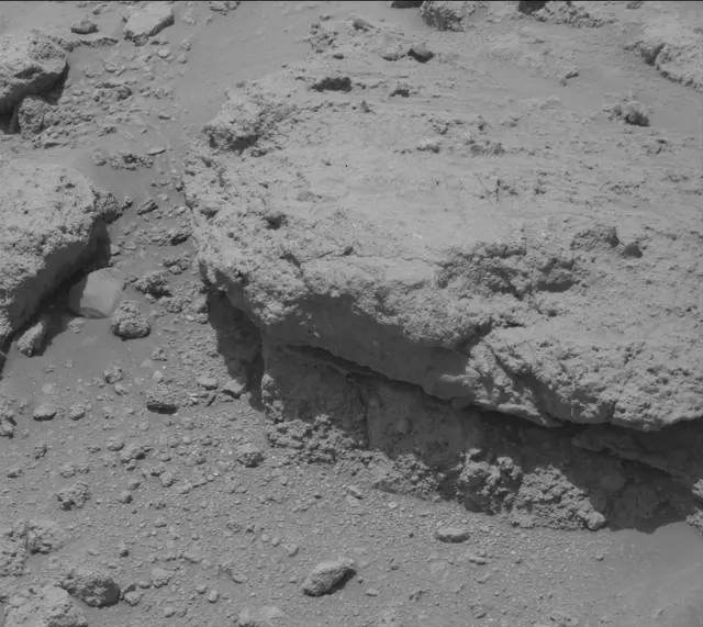 Sol 392: Mast Camera (Mastcam)