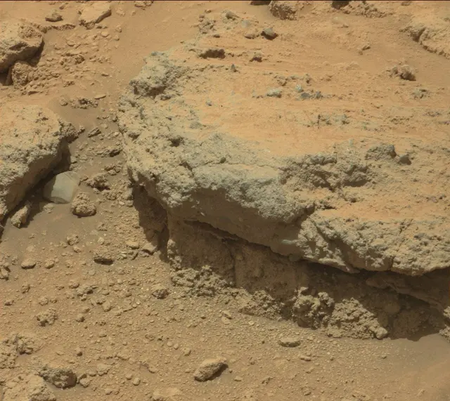 Sol 392: Mast Camera (Mastcam)