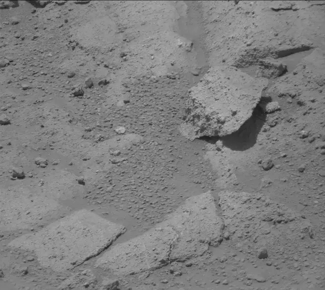 Sol 392: Mast Camera (Mastcam)