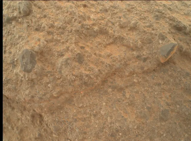 Sol 394: Mars Hand Lens Imager (MAHLI)