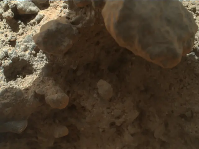 Sol 394: Mars Hand Lens Imager (MAHLI)