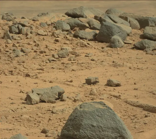 Sol 395: Mast Camera (Mastcam)