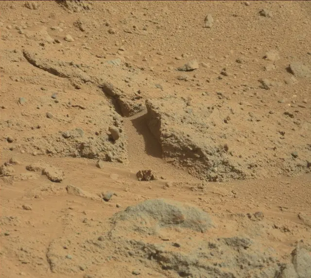 Sol 395: Mast Camera (Mastcam)