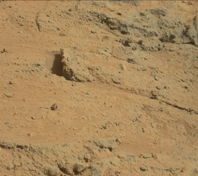 Sol 395: Mast Camera (Mastcam)
