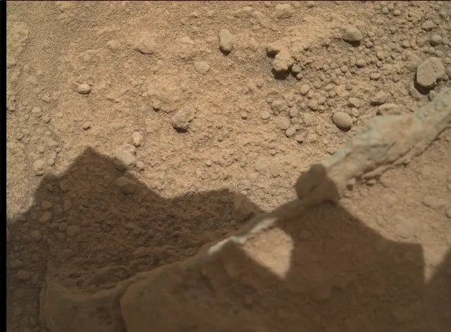 Sol 398: Mars Hand Lens Imager (MAHLI)