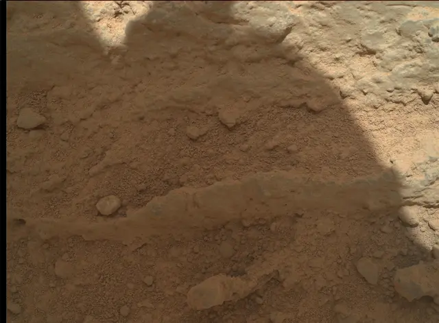 Sol 398: Mars Hand Lens Imager (MAHLI)