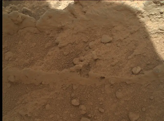 Sol 398: Mars Hand Lens Imager (MAHLI)