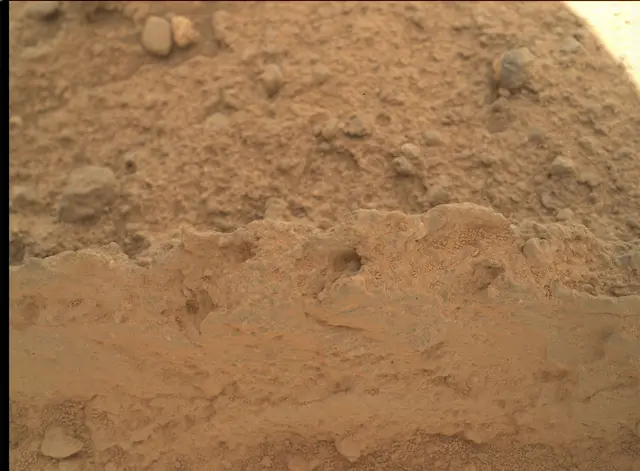 Sol 398: Mars Hand Lens Imager (MAHLI)