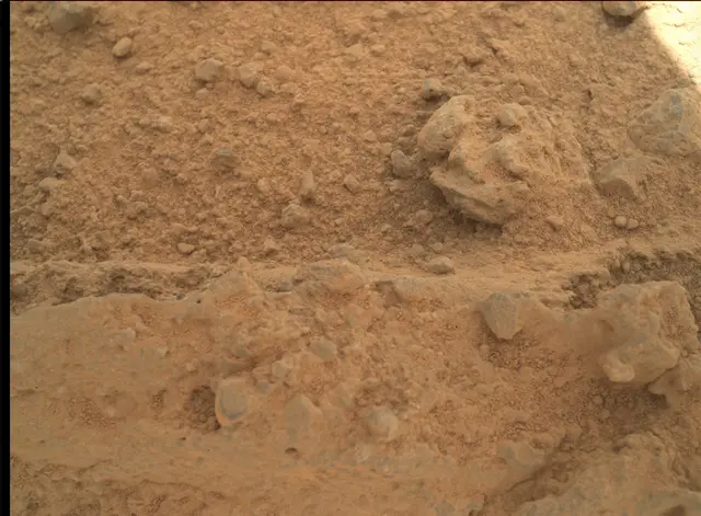 Sol 398: Mars Hand Lens Imager (MAHLI)