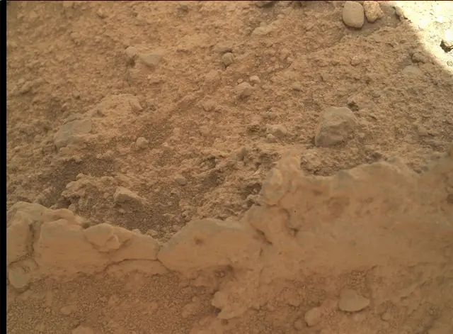 Sol 398: Mars Hand Lens Imager (MAHLI)