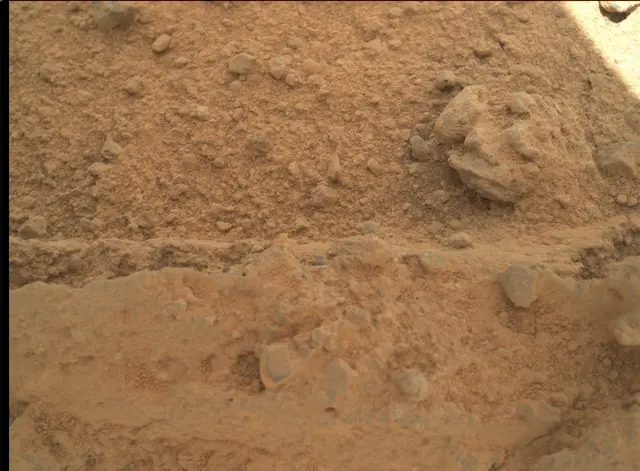 Sol 398: Mars Hand Lens Imager (MAHLI)