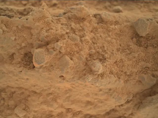 Sol 398: Mars Hand Lens Imager (MAHLI)