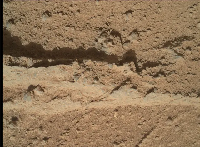 Sol 400: Mars Hand Lens Imager (MAHLI)