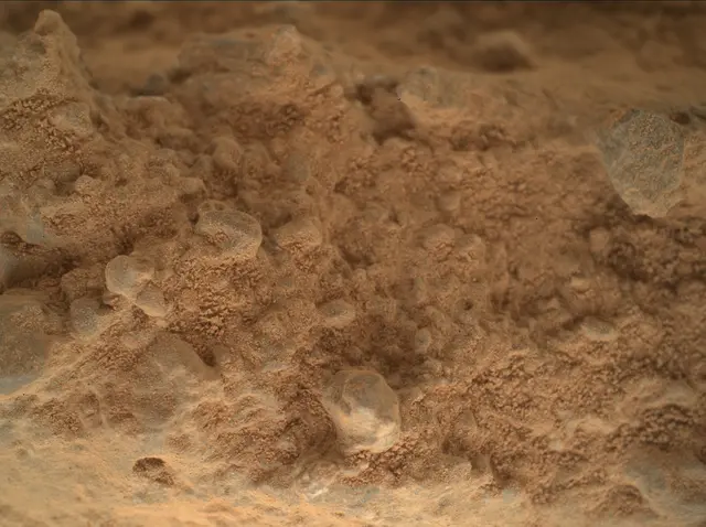 Sol 400: Mars Hand Lens Imager (MAHLI)