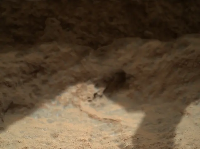 Sol 400: Mars Hand Lens Imager (MAHLI)