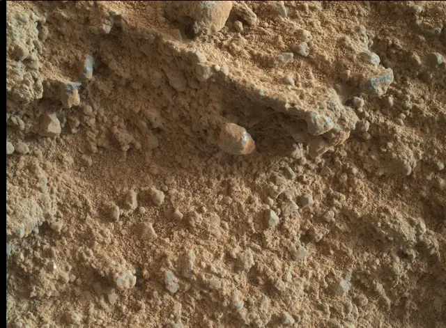 Sol 400: Mars Hand Lens Imager (MAHLI)