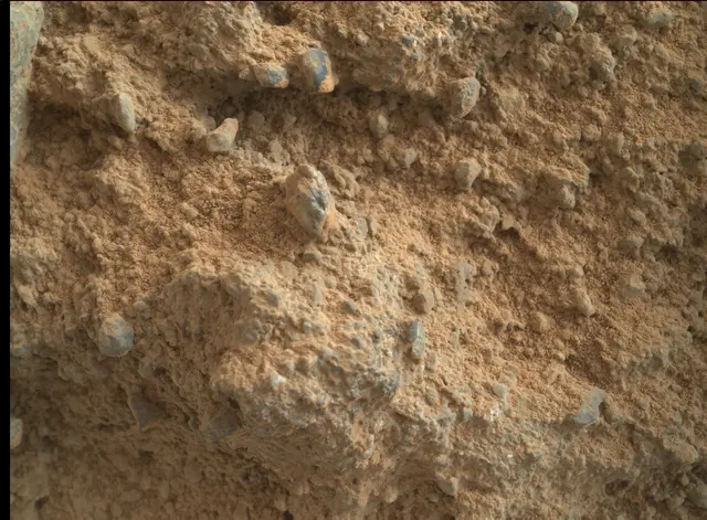 Sol 400: Mars Hand Lens Imager (MAHLI)