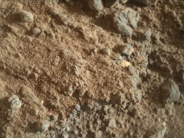Sol 400: Mars Hand Lens Imager (MAHLI)