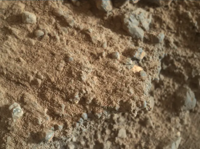 Sol 400: Mars Hand Lens Imager (MAHLI)