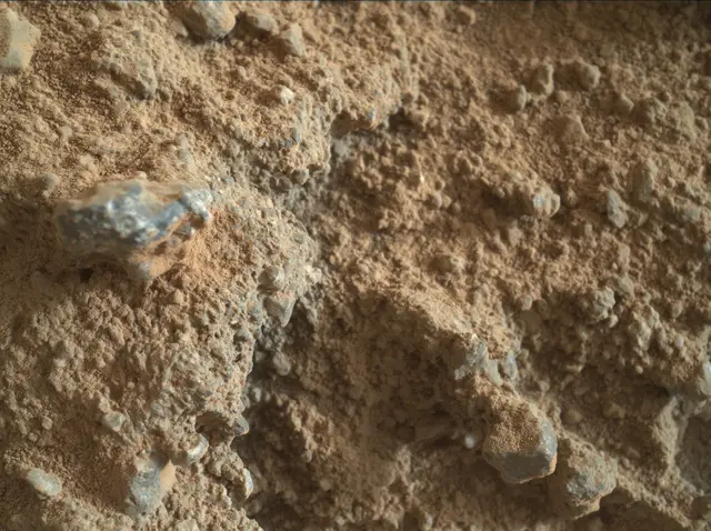 Sol 400: Mars Hand Lens Imager (MAHLI)