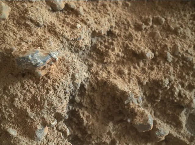 Sol 400: Mars Hand Lens Imager (MAHLI)