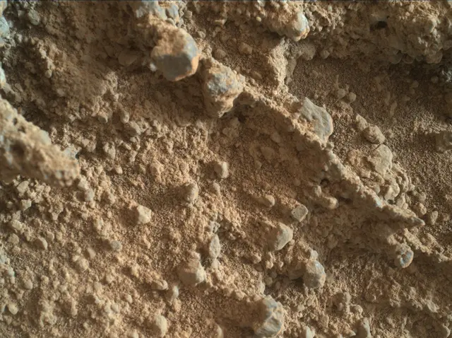 Sol 400: Mars Hand Lens Imager (MAHLI)