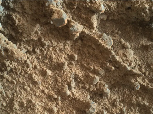 Sol 400: Mars Hand Lens Imager (MAHLI)