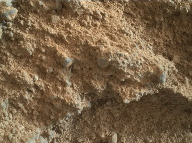 Sol 400: Mars Hand Lens Imager (MAHLI)