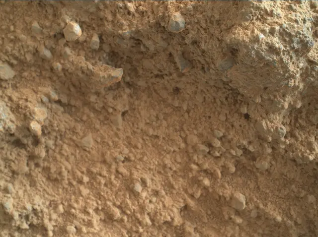 Sol 400: Mars Hand Lens Imager (MAHLI)
