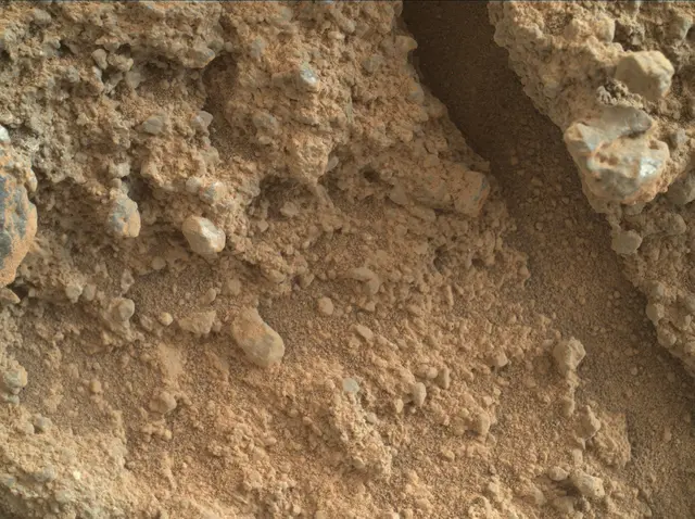 Sol 400: Mars Hand Lens Imager (MAHLI)