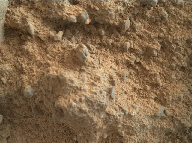 Sol 400: Mars Hand Lens Imager (MAHLI)