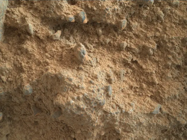 Sol 400: Mars Hand Lens Imager (MAHLI)