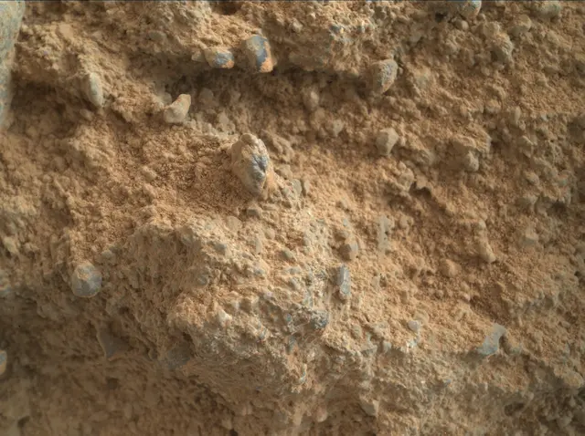 Sol 400: Mars Hand Lens Imager (MAHLI)