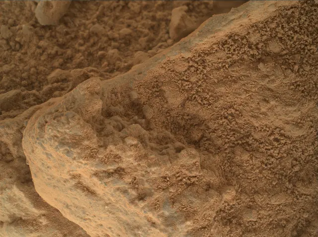 Sol 400: Mars Hand Lens Imager (MAHLI)