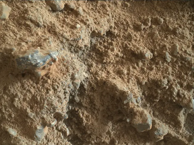 Sol 401: Mars Hand Lens Imager (MAHLI)