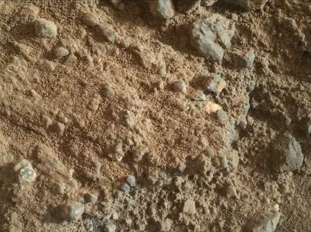 Sol 401: Mars Hand Lens Imager (MAHLI)
