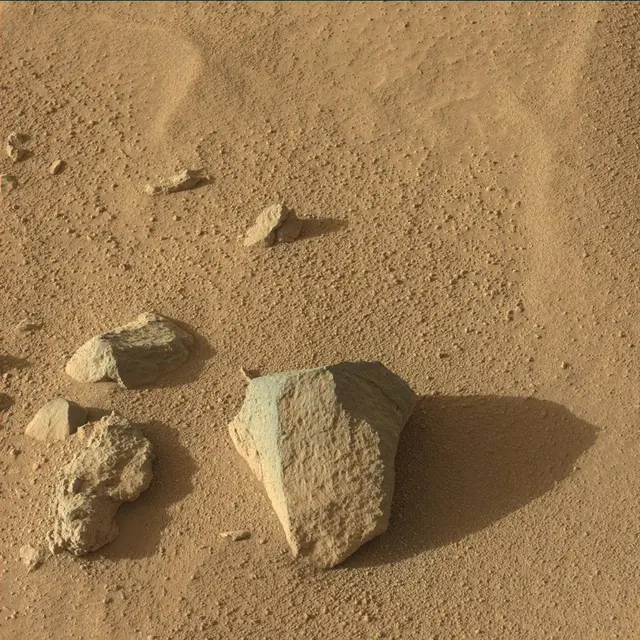 Sol 402: Mast Camera (Mastcam)