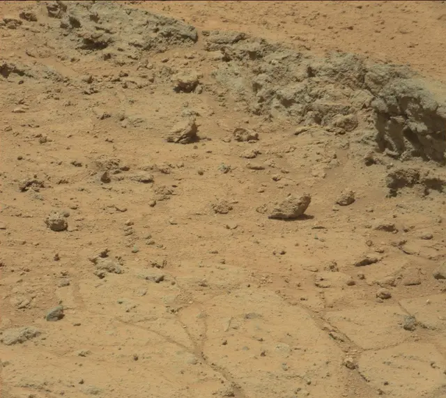 Sol 403: Mast Camera (Mastcam)