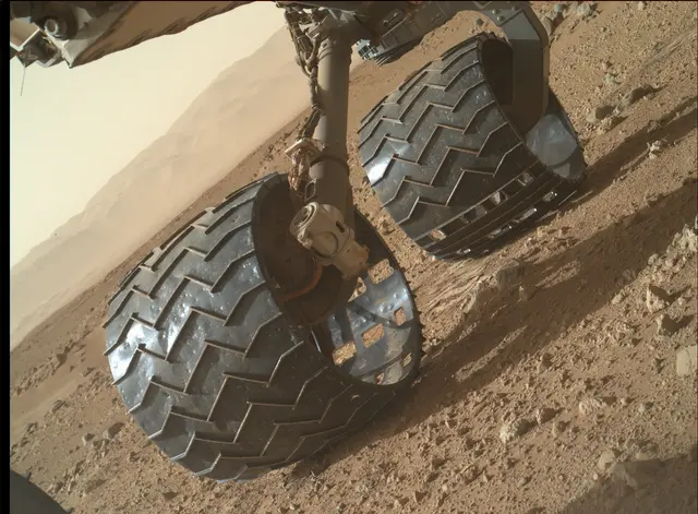 Sol 411: Mars Hand Lens Imager (MAHLI)
