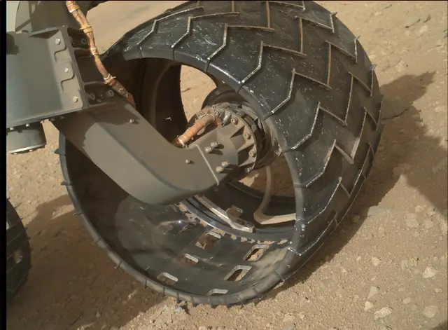 Sol 411: Mars Hand Lens Imager (MAHLI)