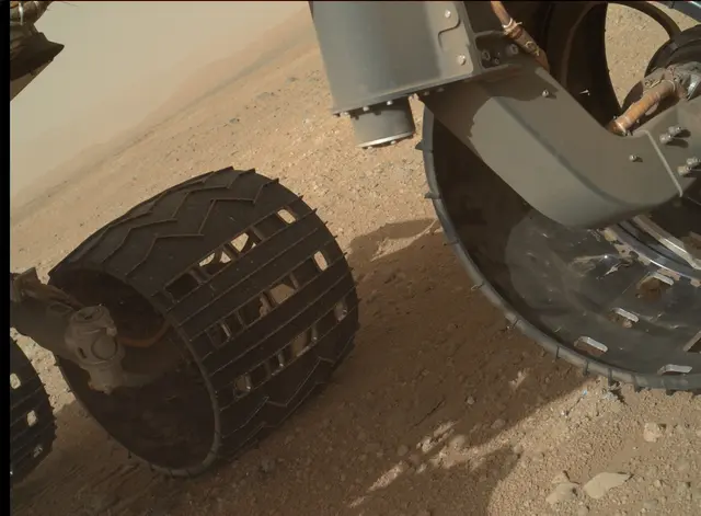 Sol 411: Mars Hand Lens Imager (MAHLI)